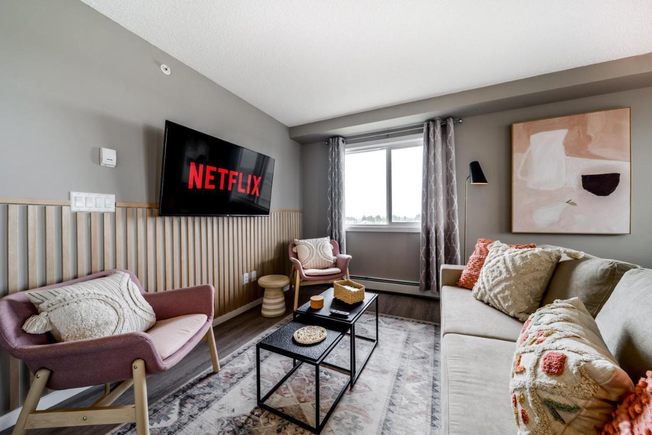 Peaceful Oasis Condo, Ac, Top Floor, Secure Ug Parking, Balcony, King Bed! Edmonton Exteriör bild