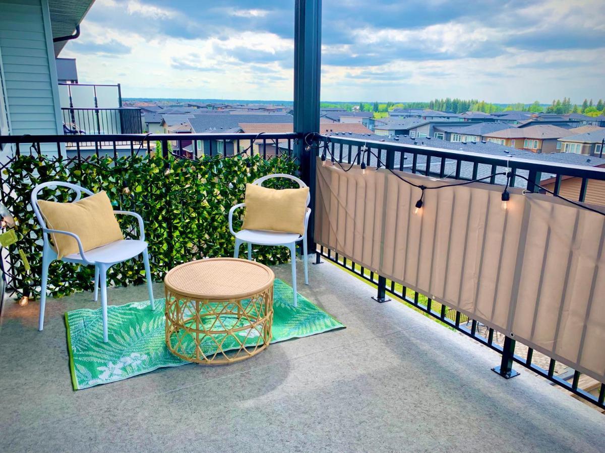 Peaceful Oasis Condo, Ac, Top Floor, Secure Ug Parking, Balcony, King Bed! Edmonton Exteriör bild